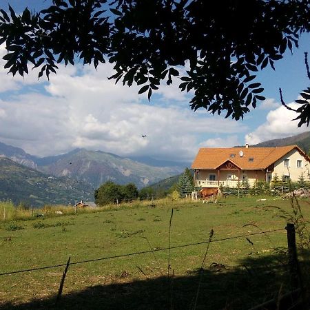 Les Gites De L'E.D.E. Сен-Леже-ле-Мелез Екстер'єр фото